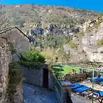 De La Cascade Hotel 2*