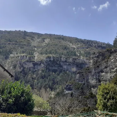 De La Cascade Отель