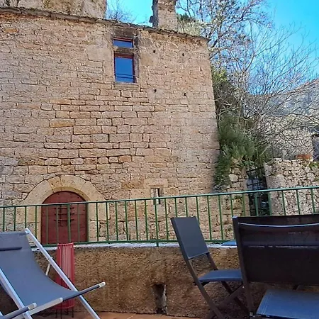 Logis Restaurant De La Cascade Ξενοδοχείο 2*