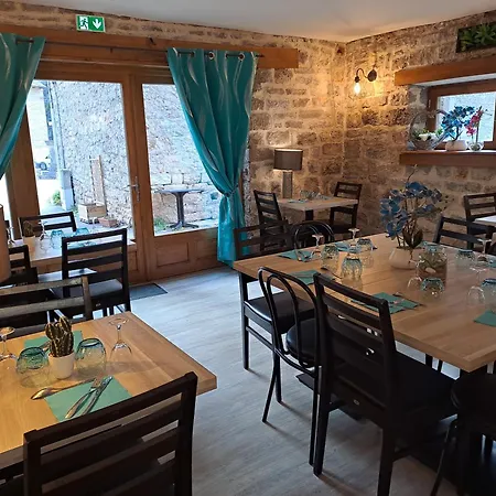 호텔 Logis Restaurant De La Cascade