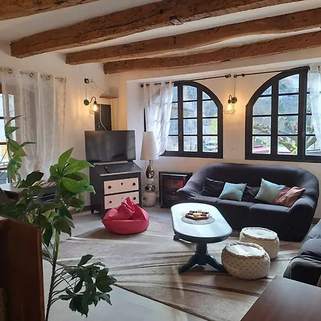 Logis Restaurant De La Cascade 2*