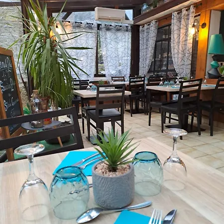 호텔 Logis Restaurant De La Cascade