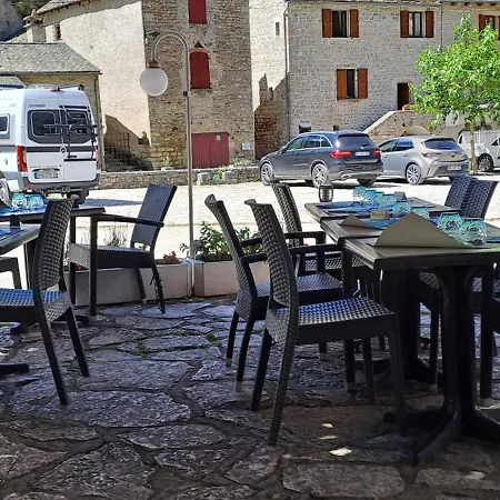 Logis Restaurant De La Cascade 2*