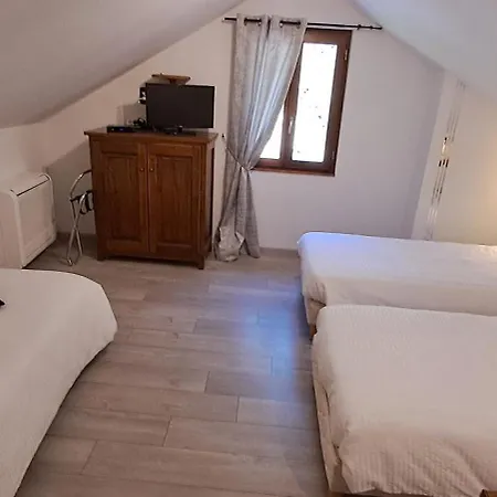 Ξενοδοχείο Logis Restaurant De La Cascade 2*