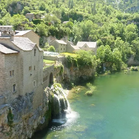 Ξενοδοχείο Logis Restaurant De La Cascade 2*