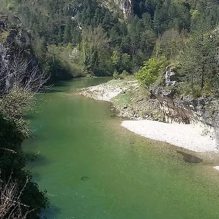 De La Cascade Отель